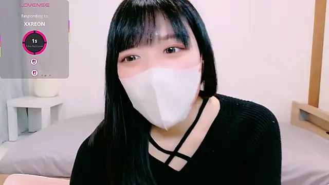 natsuka-chan online show from March 2026 04:29:01 AM