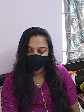 Shaliniqueen online show from June 2026 06:33:02 AM