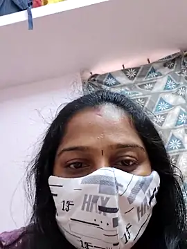 Shaliniqueen online show from June 2026 12:29:02 PM