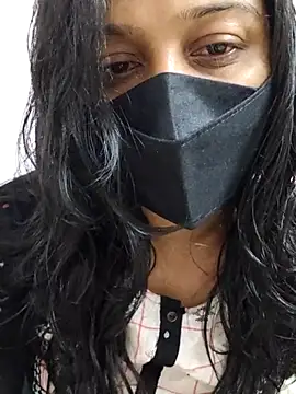 Shaliniqueen online show from July 2026 01:35:02 PM