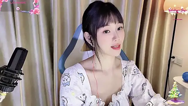 okyssa online show from April 2026 03:06:01 PM