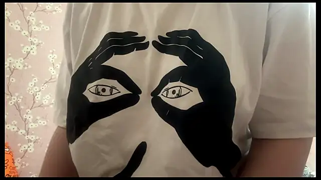 LiraDreamX online show from April 2026 03:05:02 PM