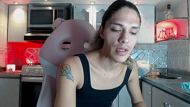 CrisOzzz online show from March 2026 06:02:02 PM