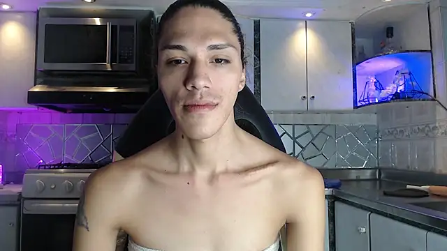 CrisOzzz online show from April 2026 05:16:02 PM