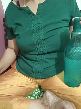 Queenlipx online show from March 2026 04:51:01 PM