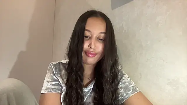 Dana 005 online show from May 2026 08:25:01 PM