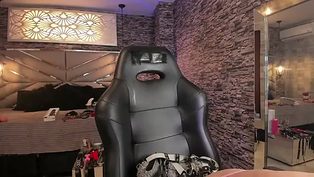 Nicolle Doll  online show from April 2026 02:44:01 PM