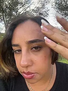 Eyssha online show from April 2026 07:49:01 PM