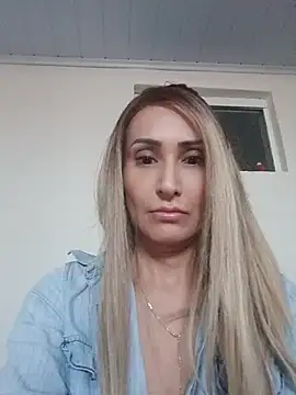 Snapshot of anajulia10 chatting on July 2026 08:02:01 PM anajulia10 online show from July 2026 08:02:01 PM