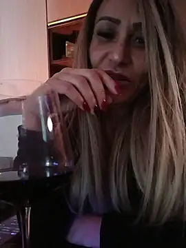 Snapshot of anajulia10 chatting on July 2026 02:06:02 AM anajulia10 online show from July 2026 02:06:02 AM
