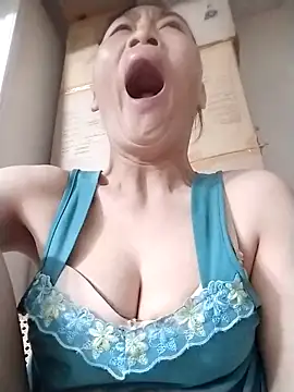 lris-Beauty77 online show from April 2026 09:37:02 PM