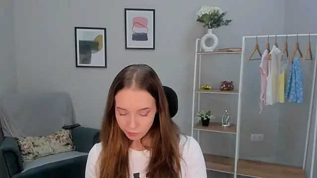 Snapshot of Nina_Crown chatting on March 2026 01:26:02 PM Nina Crown online show from March 2026 01:26:02 PM