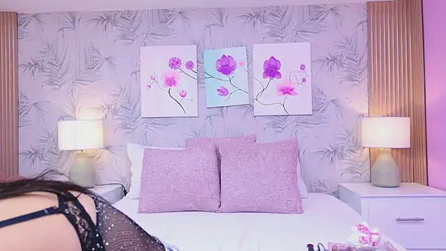 EmmaLeens online show from March 2026 12:00:02 PM