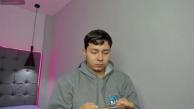 Julian Smith21 online show from March 2026 12:22:02 PM