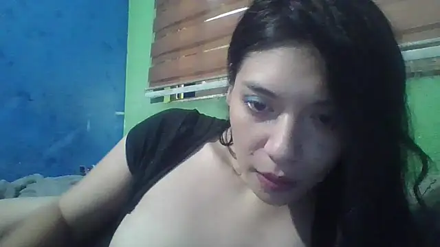 Soylilayblue online show from April 2026 11:35:02 PM