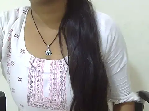 cute momo love online show from June 2026 06:05:01 AM