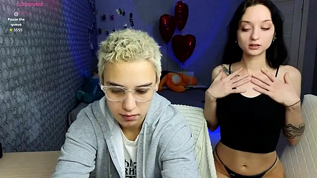 LuxuryLoverss online show from March 2026 11:07:02 AM