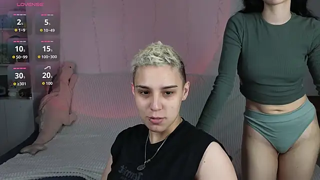 Snapshot of LuxuryLoverss chatting on June 2026 03:05:01 PM LuxuryLoverss online show from June 2026 03:05:01 PM