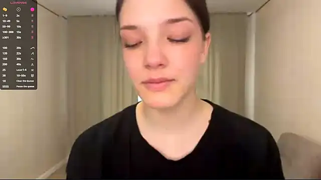 Carolini i online show from March 2026 10:59:01 AM