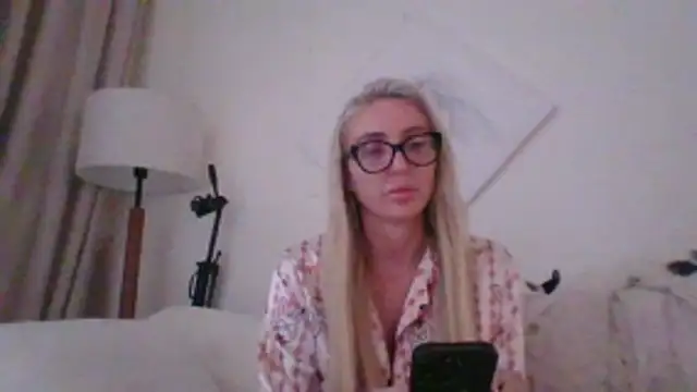 kinkykara25 online show from April 2026 02:49:02 AM