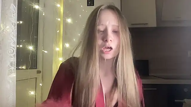 cutefoxieee online show from April 2026 09:16:02 PM