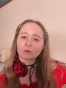 cutefoxieee online show from May 2026 08:18:02 PM