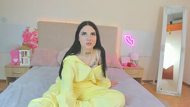 TiffanyHhot online show from April 2026 01:41:01 PM