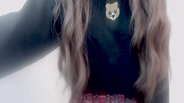 Snapshot of vanillemilk chatting on May 2026 06:12:02 PM vanillemilk online show from May 2026 06:12:02 PM