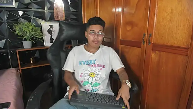 Noha  scott online show from March 2026 02:16:01 PM