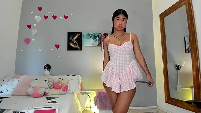 KimTaylorW online show from March 2026 07:53:02 PM