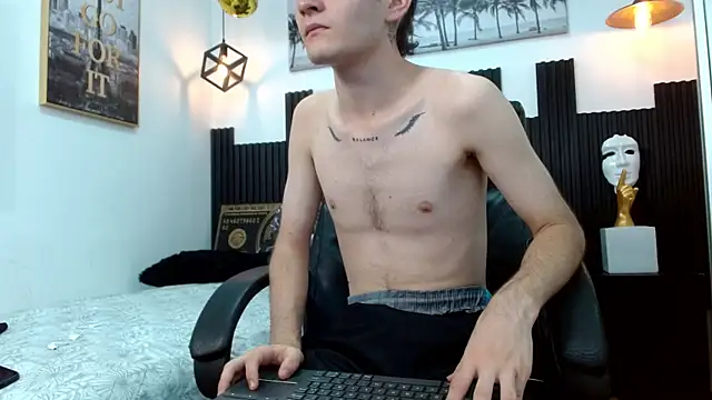 Snapshot of trevor_mob chatting on June 2026 05:40:02 PM trevor mob online show from June 2026 05:40:02 PM