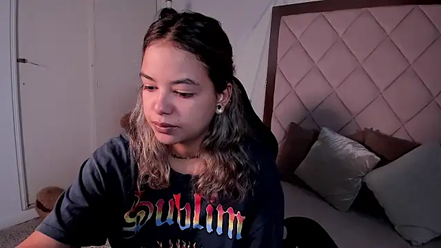dulce lyraa1 online show from July 2026 03:42:01 AM