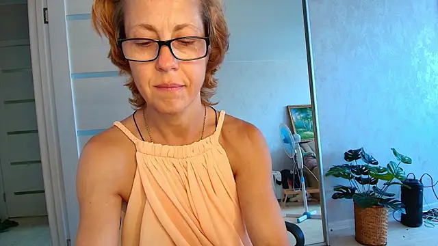 Snapshot of LioraWeiss chatting on July 2026 09:01:02 AM LioraWeiss online show from July 2026 09:01:02 AM