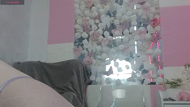EmberLuna  online show from June 2026 06:29:02 AM