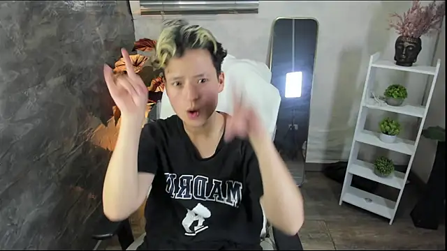 RedHood 1 online show from April 2026 04:01:01 AM