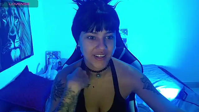 Snapshot of Divinejewel69 chatting on July 2026 09:25:01 AM Divinejewel69 online show from July 2026 09:25:01 AM