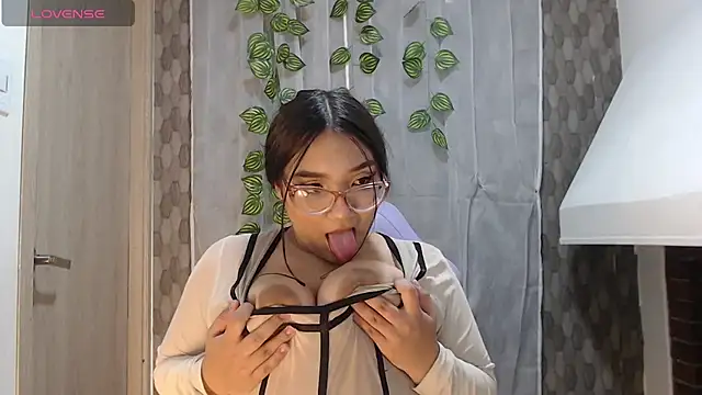 anyela donecm online show from March 2026 07:35:01 PM