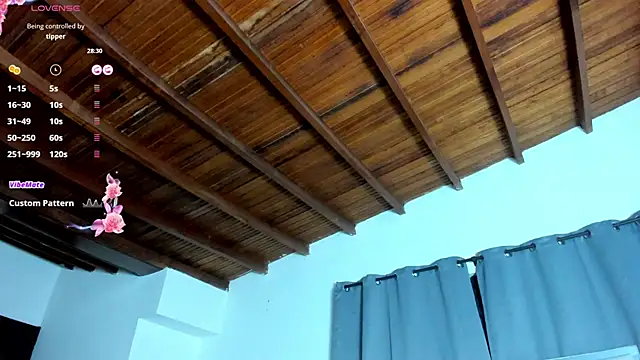 zafiro ziz online show from April 2026 01:14:01 PM