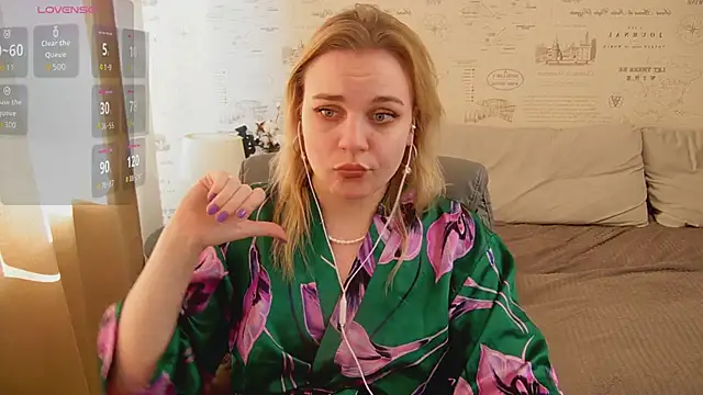 Snapshot of Glow_Margo chatting on June 2026 01:25:02 AM Glow Margo online show from June 2026 01:25:02 AM
