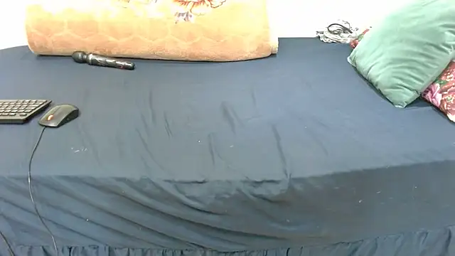 Freakycandy02 online show from April 2026 08:01:02 PM