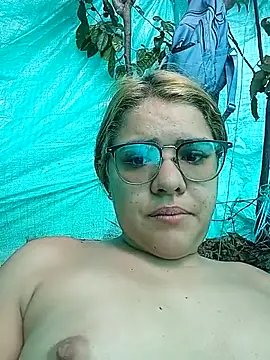 single kitten online show from April 2026 12:21:01 PM