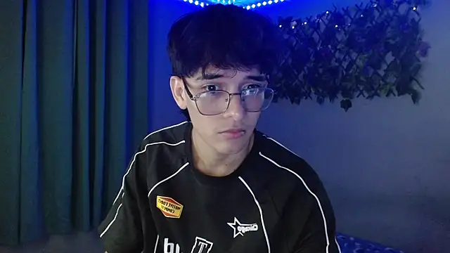 noah millerx online show from April 2026 04:06:02 AM