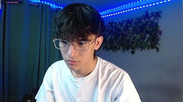 Snapshot of noah_millerx chatting on April 2026 10:56:02 PM noah millerx online show from April 2026 10:56:02 PM
