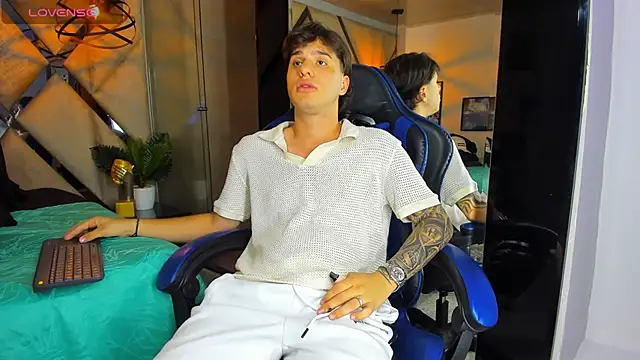 EXCLUSIVE8 online show from April 2026 04:49:02 AM