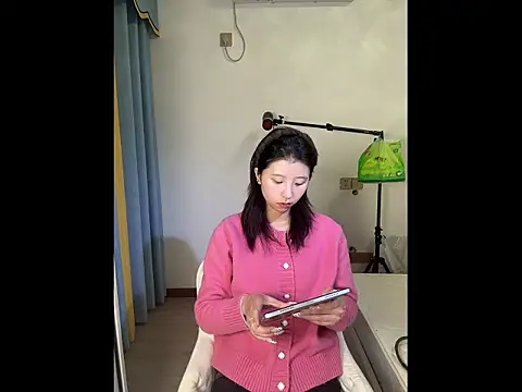 Y--F--LOVE online show from March 2026 12:20:01 PM