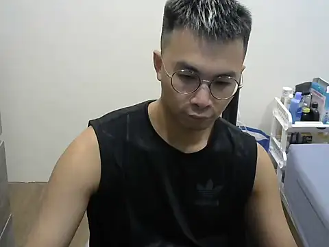 silverwolfwoof online show from May 2026 05:42:01 PM