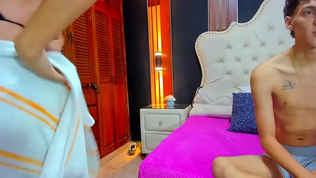 AnnyANDnoah online show from March 2026 01:12:02 PM