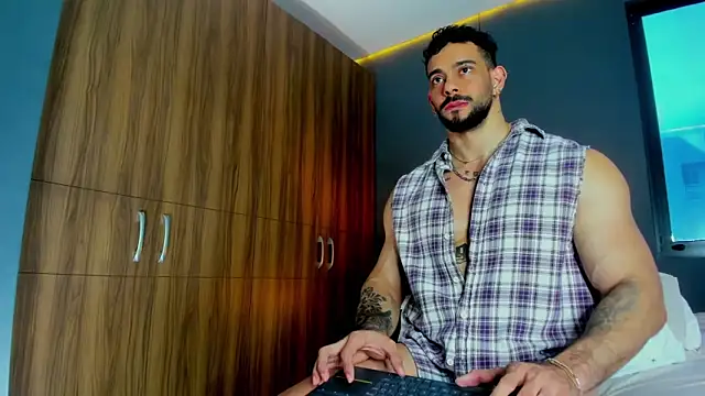 massimo visconti online show from March 2026 08:25:01 PM