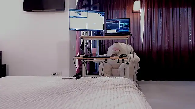 LadyAriaHunt online show from July 2026 07:03:01 AM