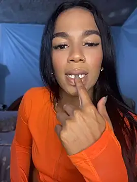 FlorSalvaje  online show from April 2026 01:47:01 AM